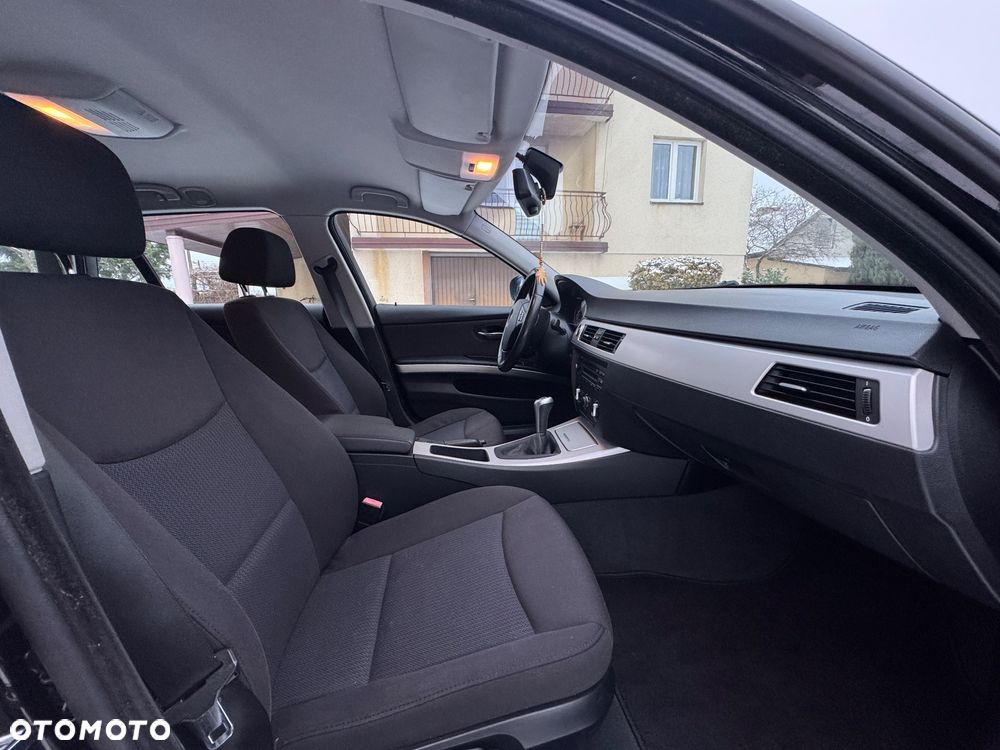 BMW Seria 3 318i Edition Lifestyle - 36