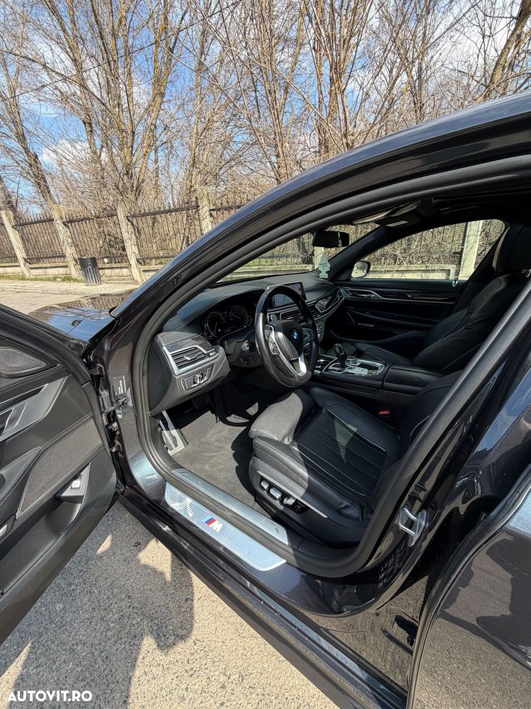 BMW Seria 7 740d xDrive - 29