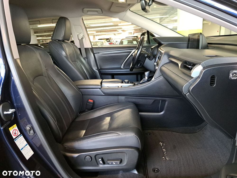 Lexus RX - 16