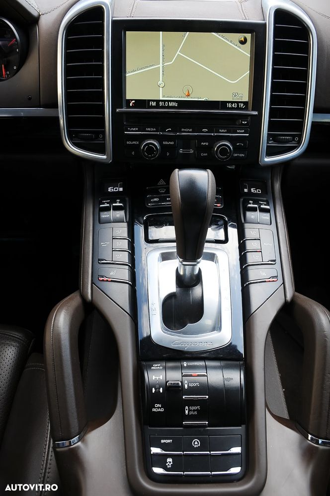 Porsche Cayenne 3.0TD TipTronic - 26