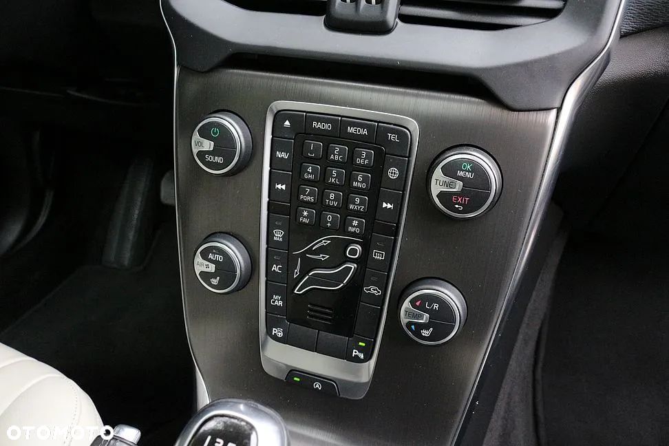 Volvo V40 D4 Summum - 16