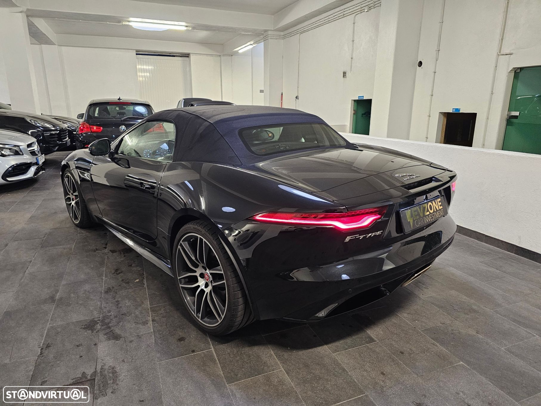 Jaguar F-Type 2.0 i4 R-Dynamic Black - 10
