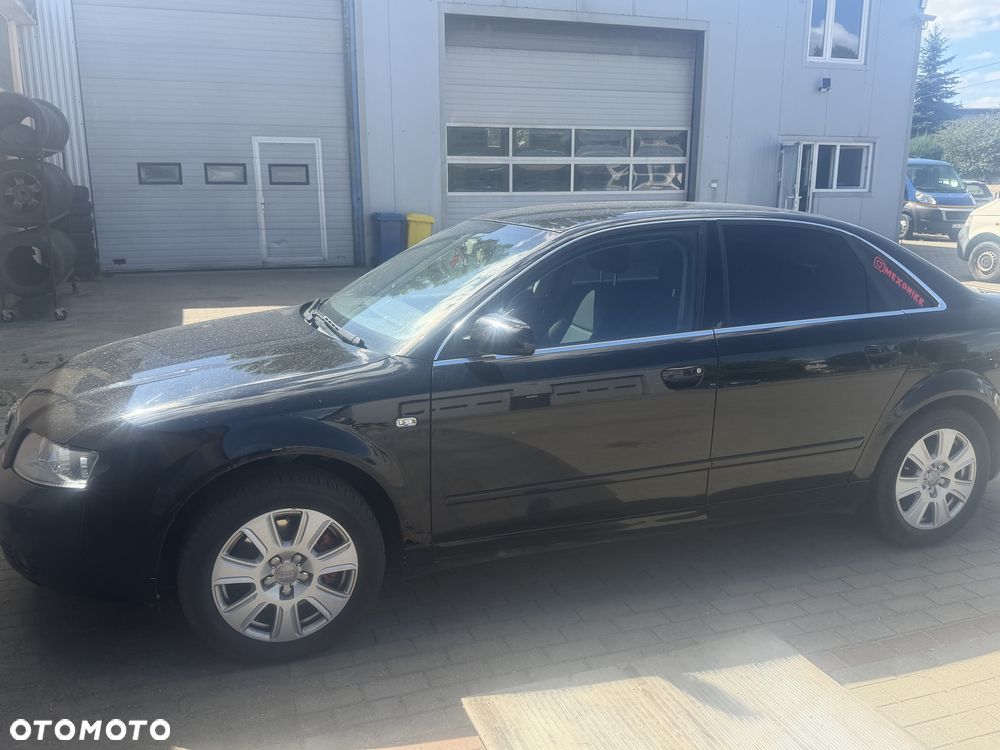 Audi A4 Limousine - 1