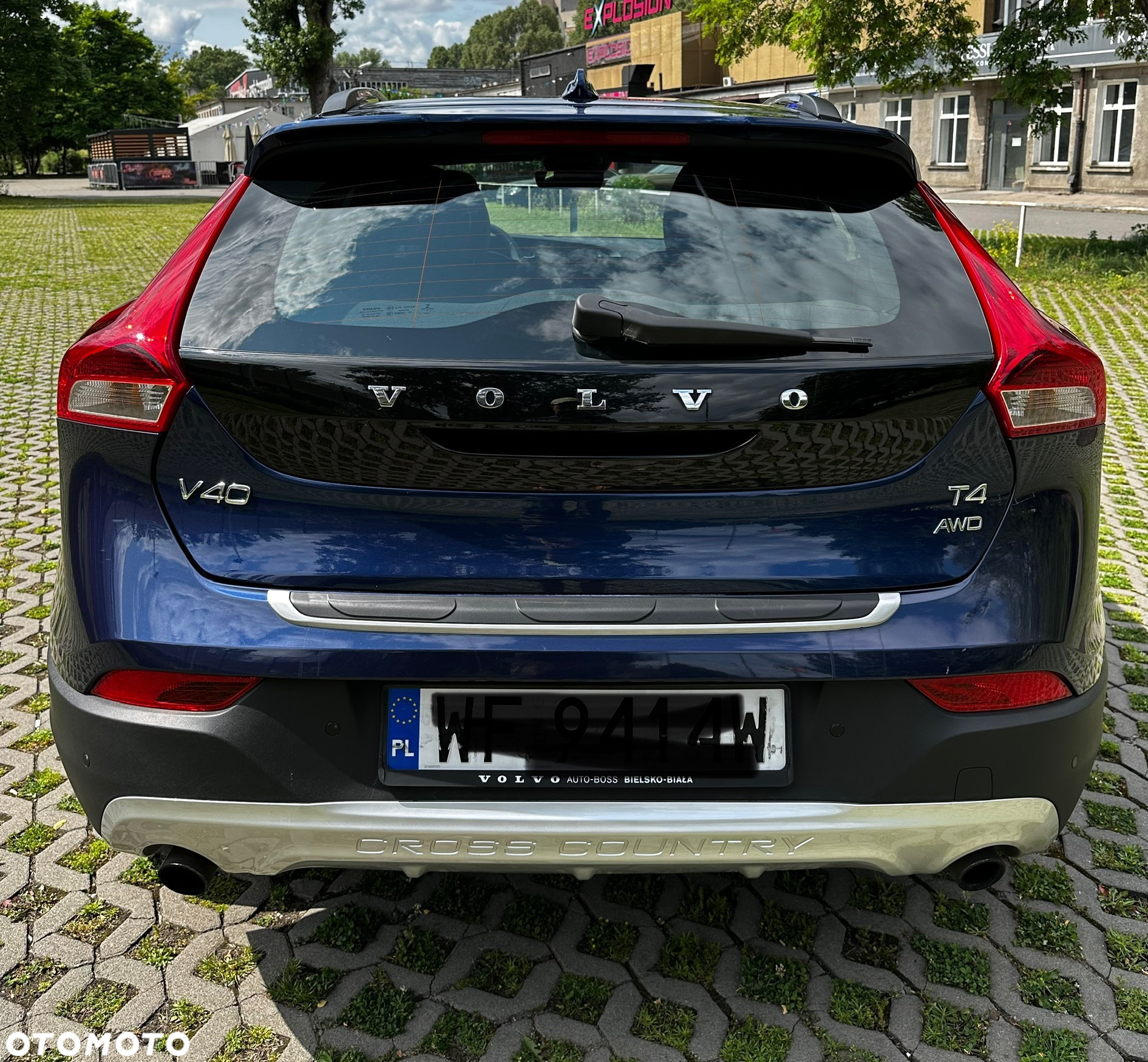 Volvo V40 Cross Country - 4