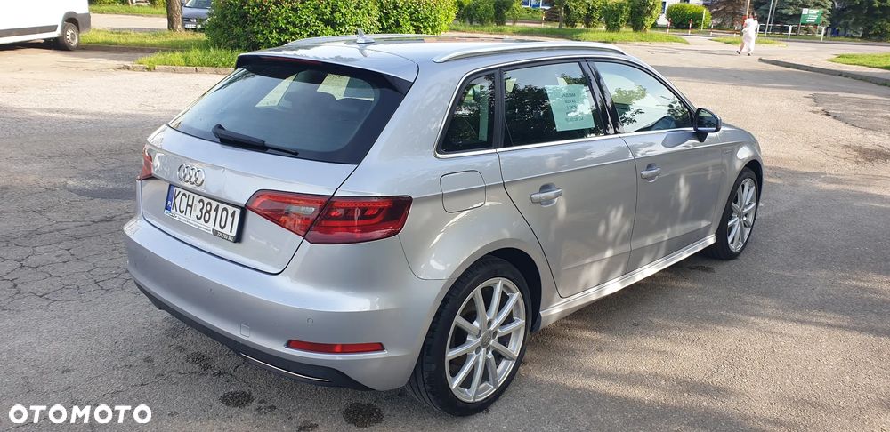 Audi A3 Sportback 1.4 TFSI E-tron Ambiente e-S tronic - 10