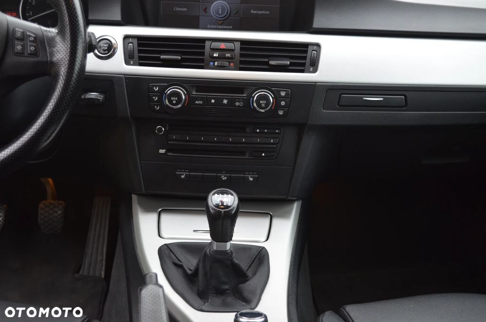 BMW Seria 3 335i xDrive Coupe - 15