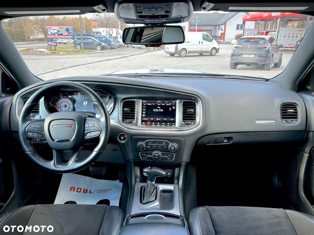 Dodge Charger 6.4 Scat Pack - 17