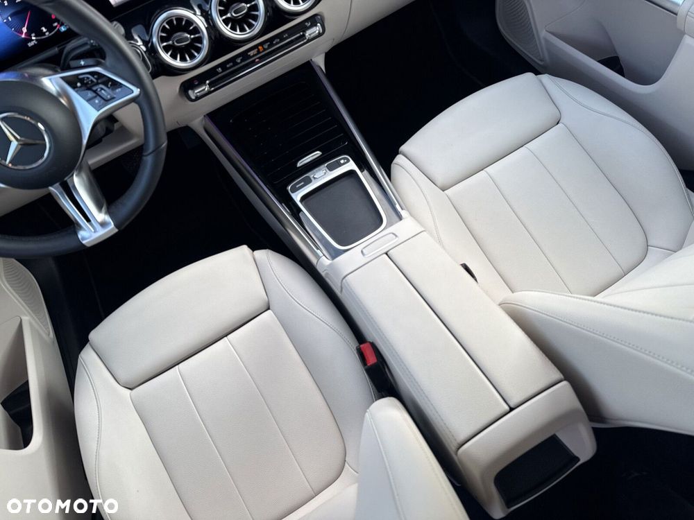 Mercedes-Benz GLA 200 d 4-Matic Progressive 8G-DCT - 16