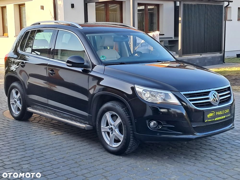 Volkswagen Tiguan - 1