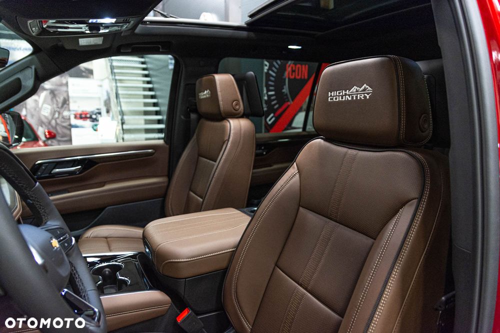 Chevrolet Suburban - 19