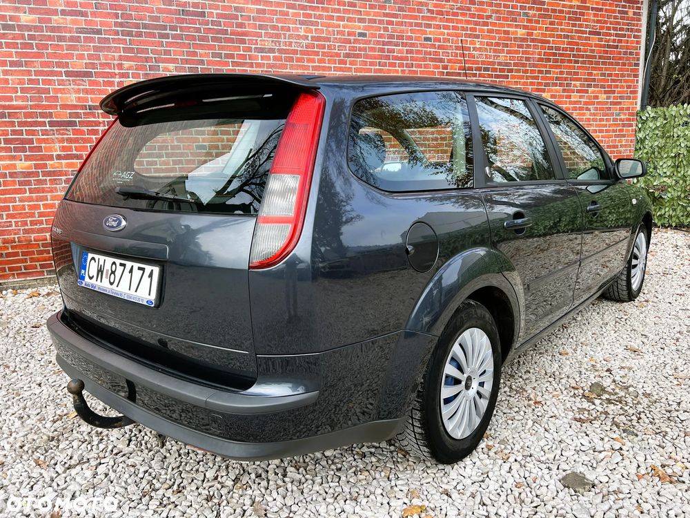 Ford Focus 2.0 Ghia - 5