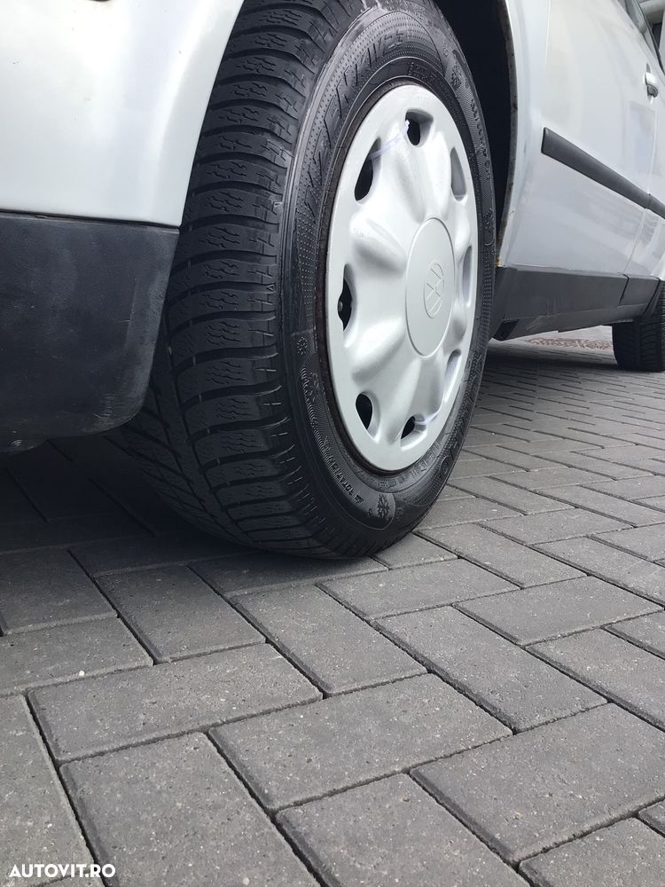 Volkswagen Passat - 12