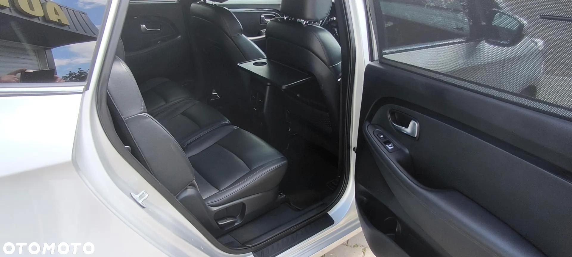 Kia Carens 1.7 CRDi XL 7os - 12