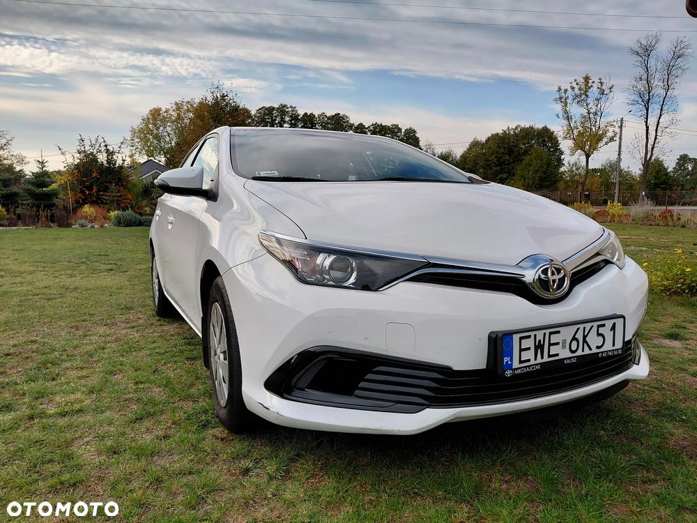 Toyota Auris - 12