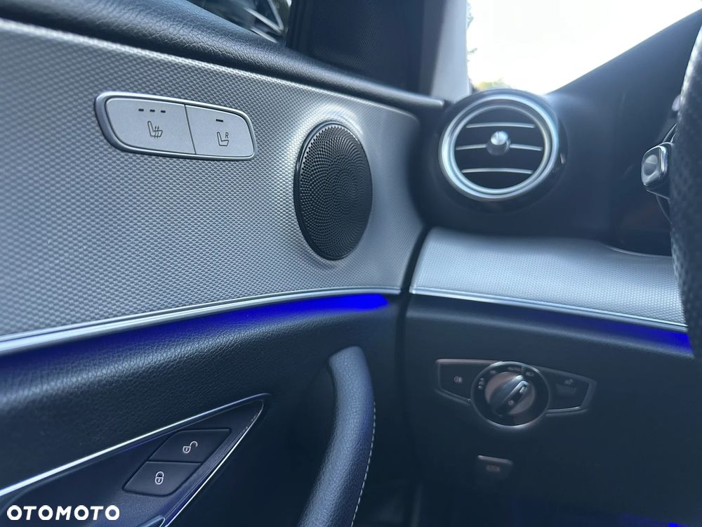 Mercedes-Benz Klasa E 220 d 9G-TRONIC - 21