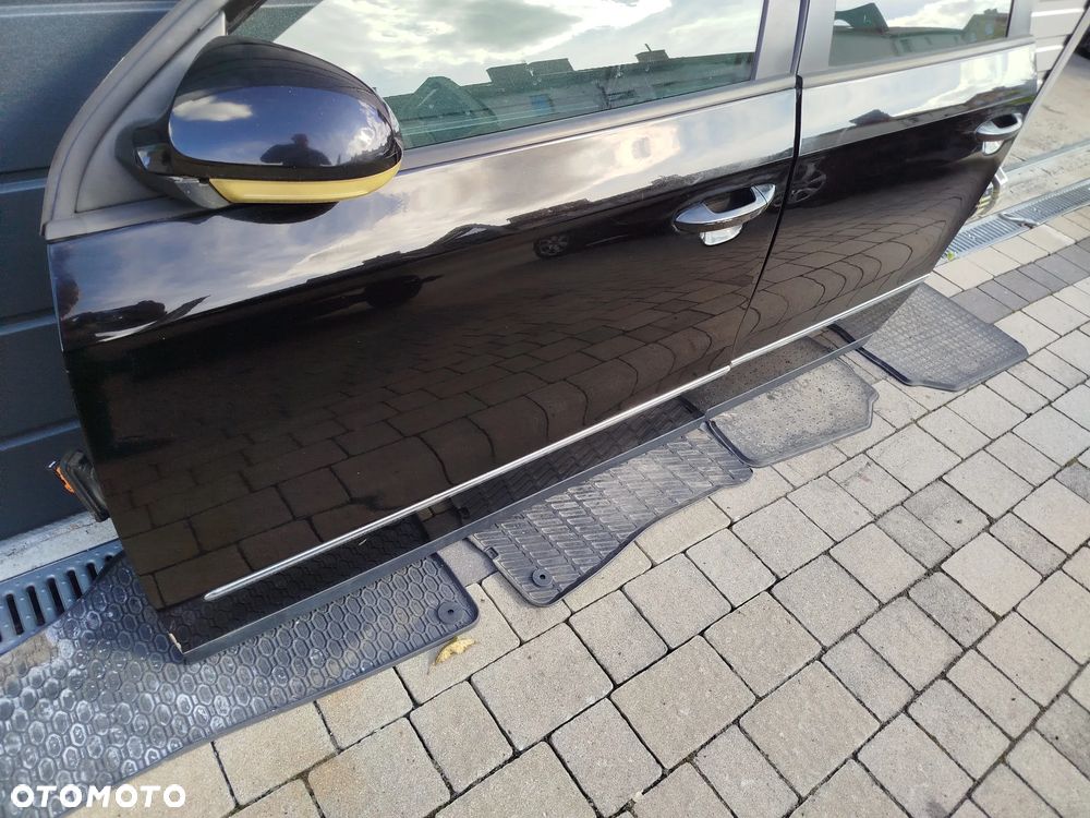 VW Passat B5  FL drzwi prawe tylne LC9Z - 5