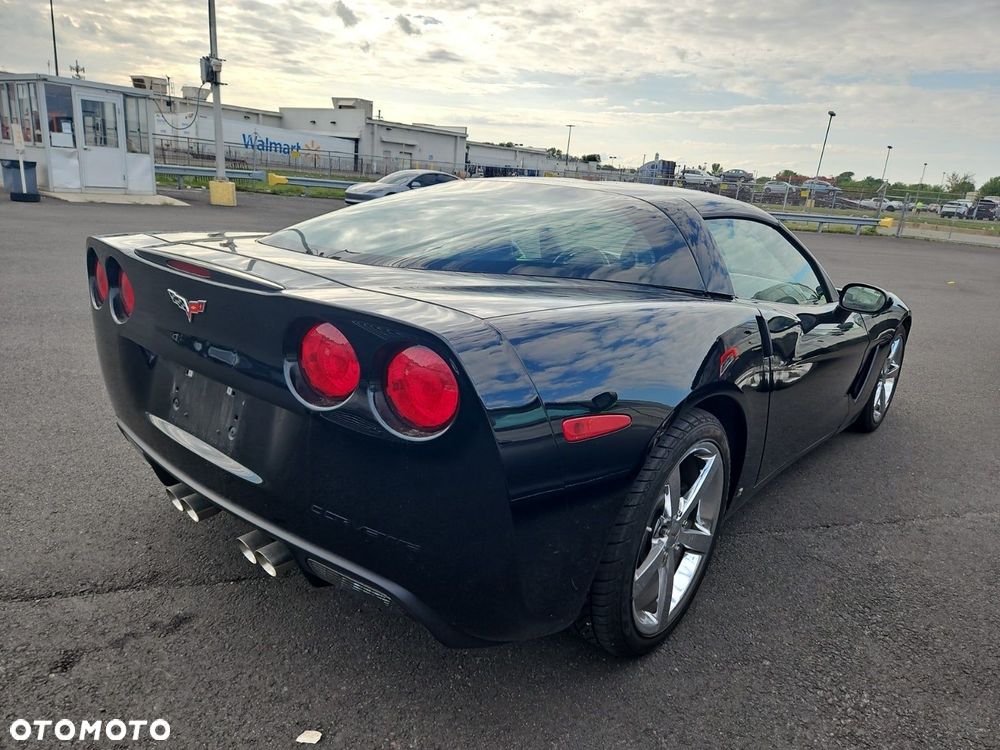 Chevrolet Corvette - 4