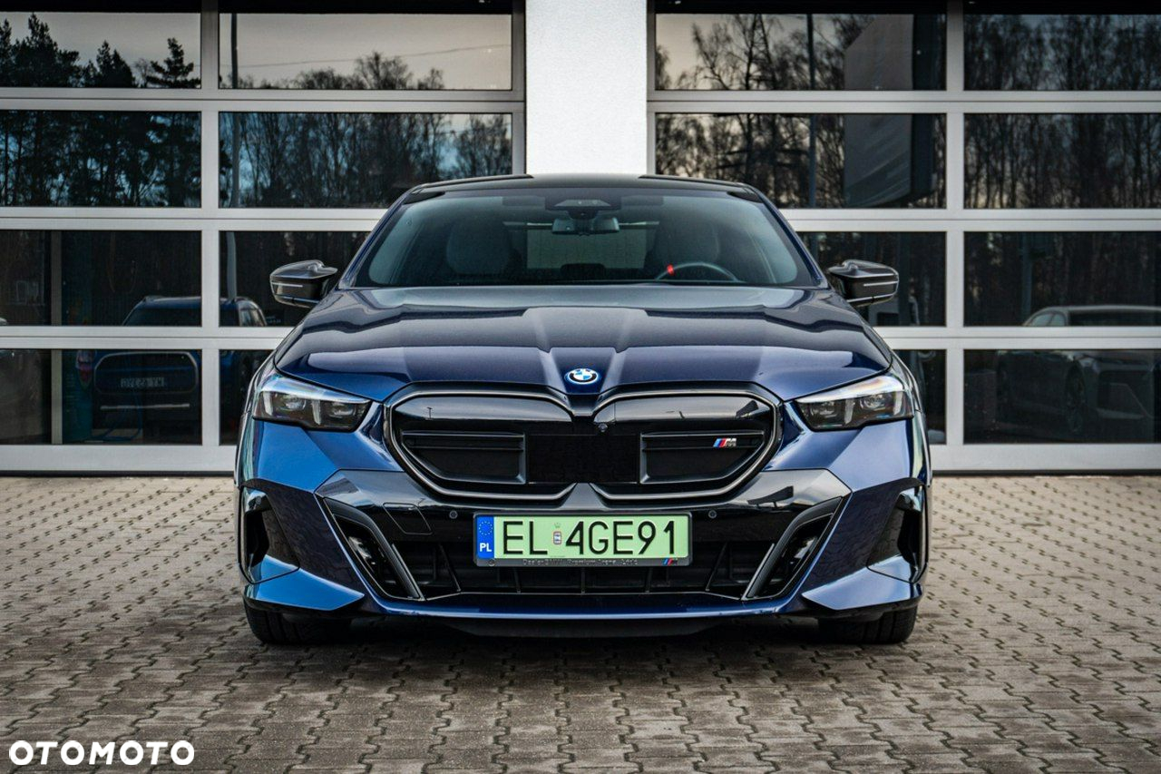 BMW i5 - 4
