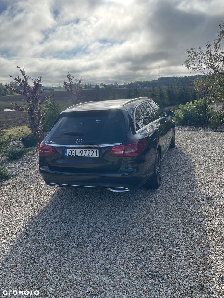 Mercedes-Benz C-Class 2021 photo 2