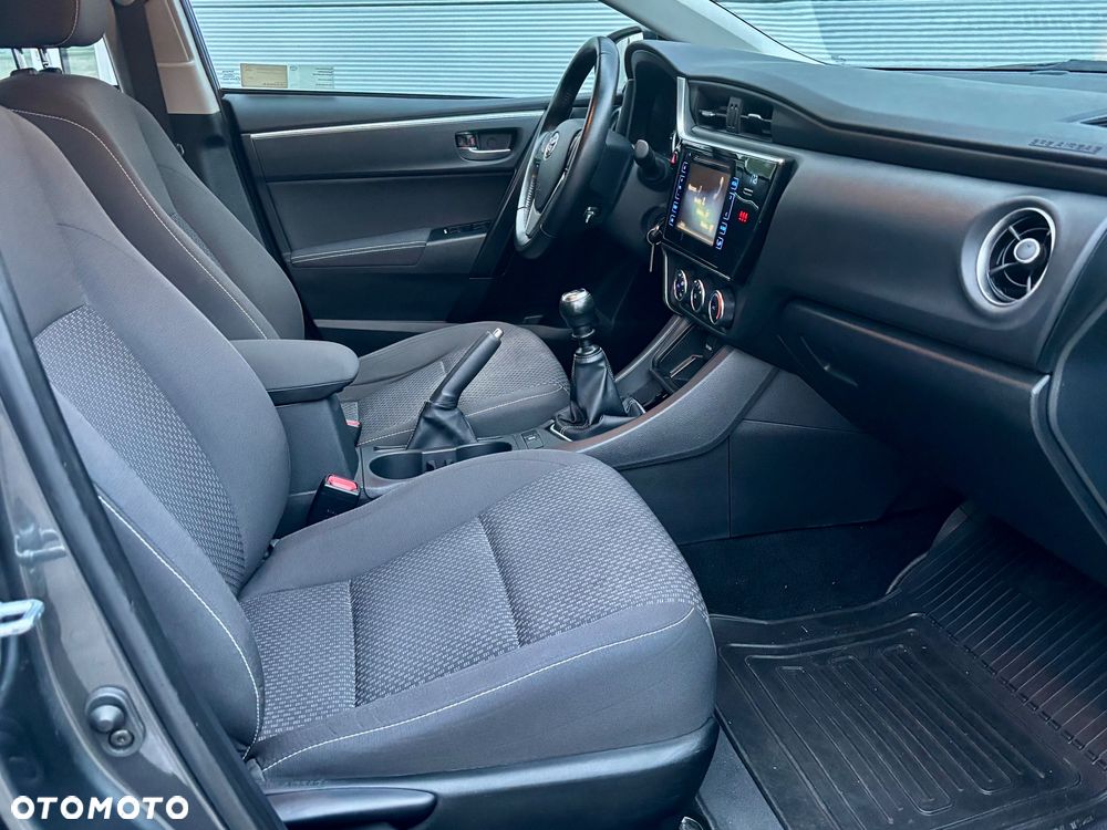 Toyota Corolla 1.6 Comfort - 11