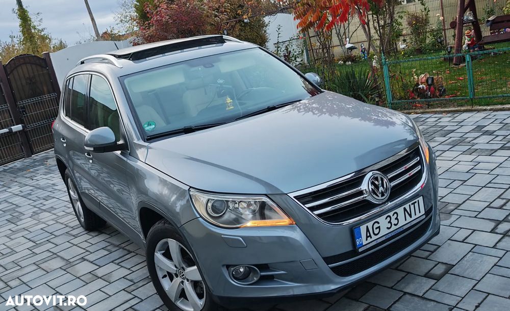 Volkswagen Tiguan - 1