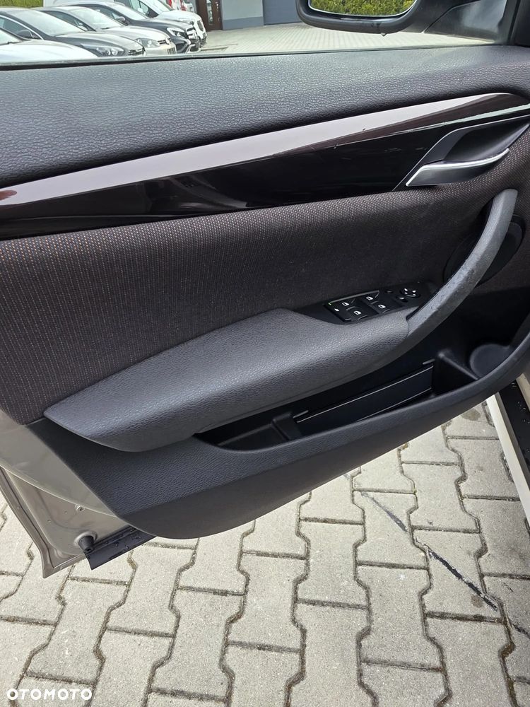 BMW X1 xDrive18d xLine - 14