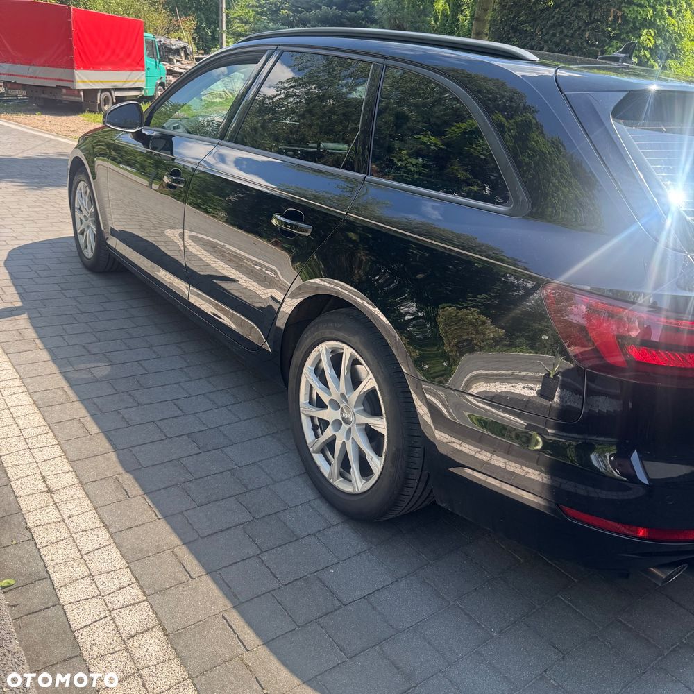 Audi A4 Avant 2.0 TDI Sport S tronic - 4