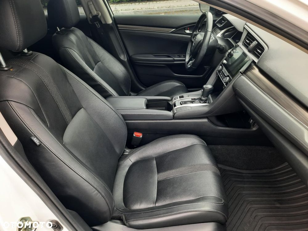 Honda Civic 1.5 i-VTEC Turbo CVT Executive - 12