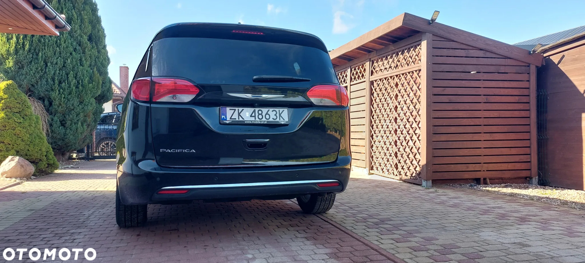 Chrysler Pacifica - 4