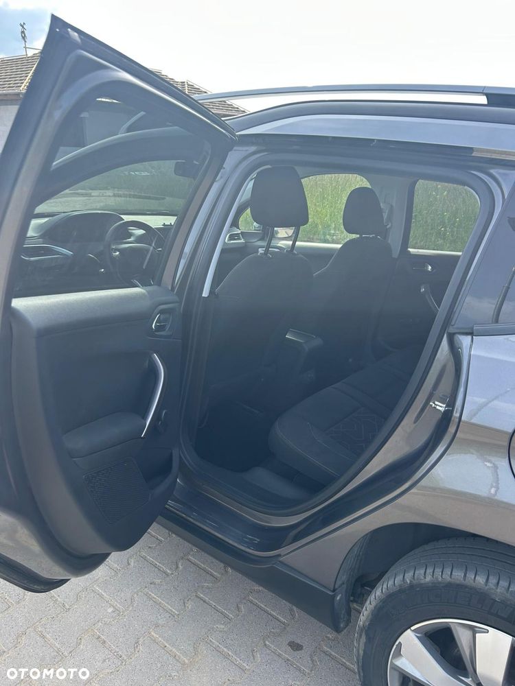 Peugeot 2008 1.6 BlueHDi Style - 11