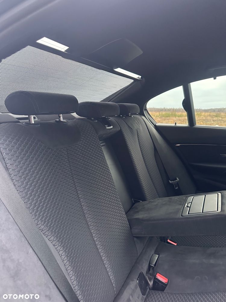 BMW Seria 3 330i xDrive M Sport Shadow sport - 18
