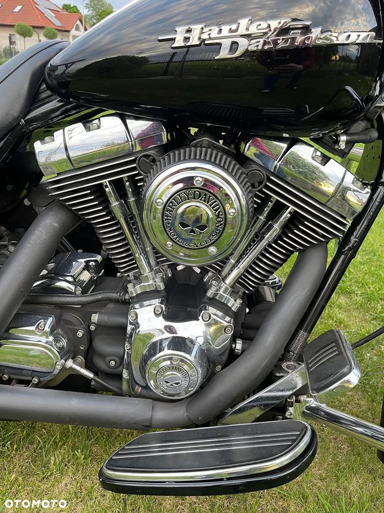 Harley-Davidson Touring Street Glide - 12
