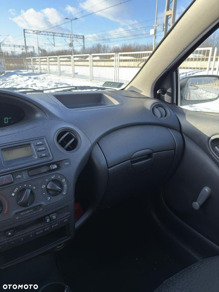 Toyota Yaris 1.0 Terra - 18