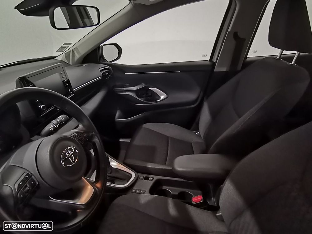 Toyota Yaris 1.5 HDF Comfort Plus - 13