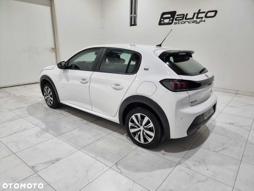 Peugeot 208 - 10