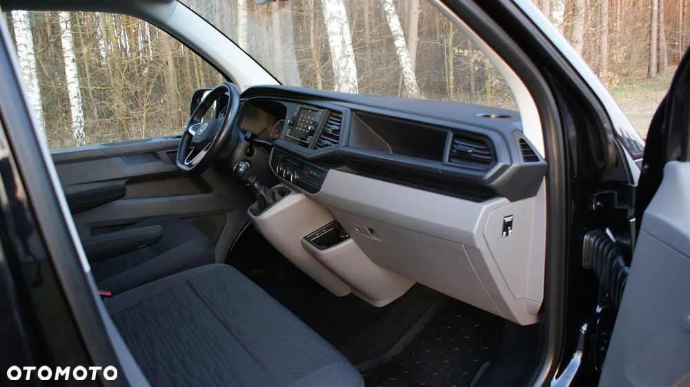 Volkswagen Caravelle - 24