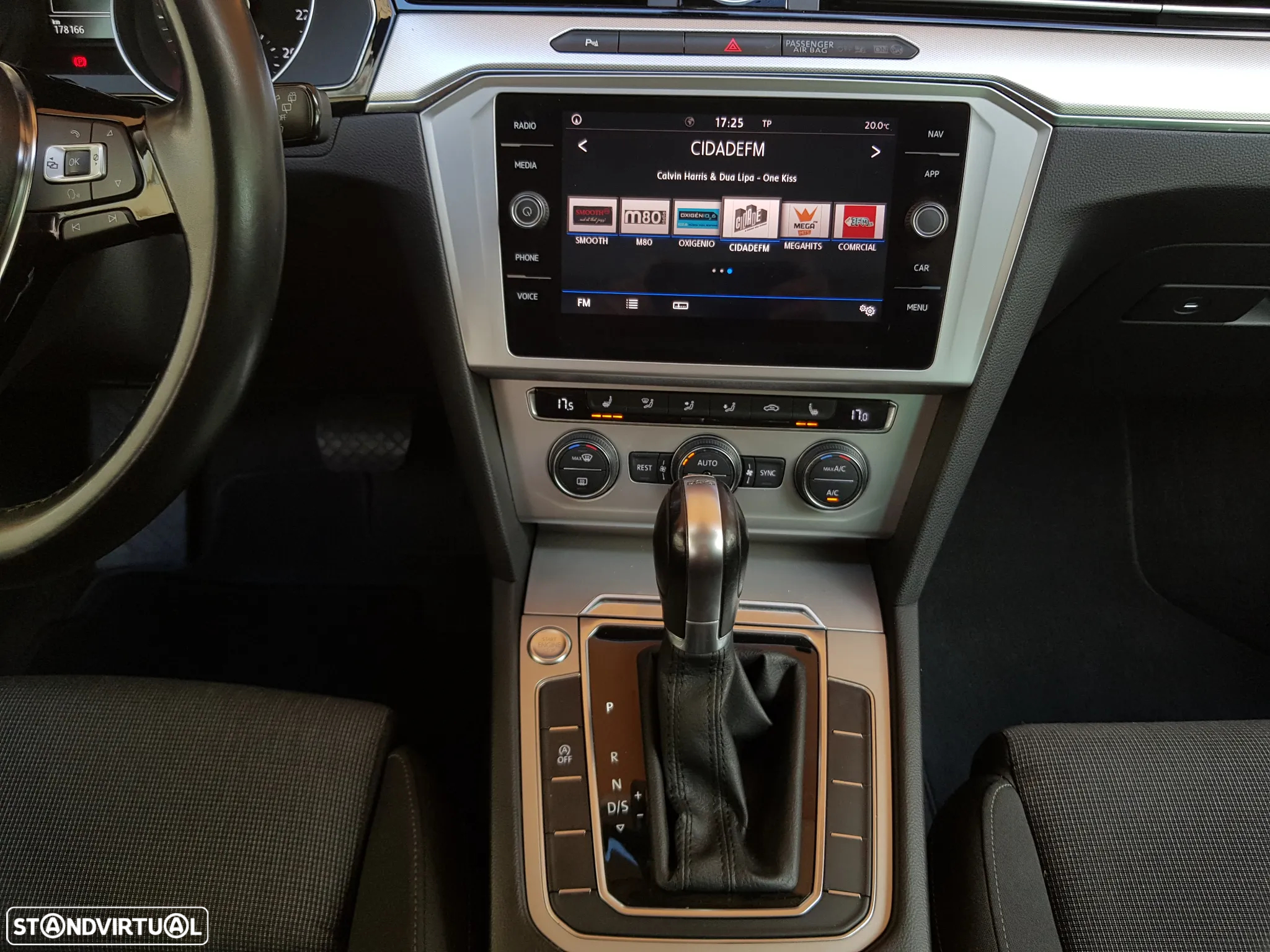 VW Passat Variant 1.6 TDI Highline DSG - 19