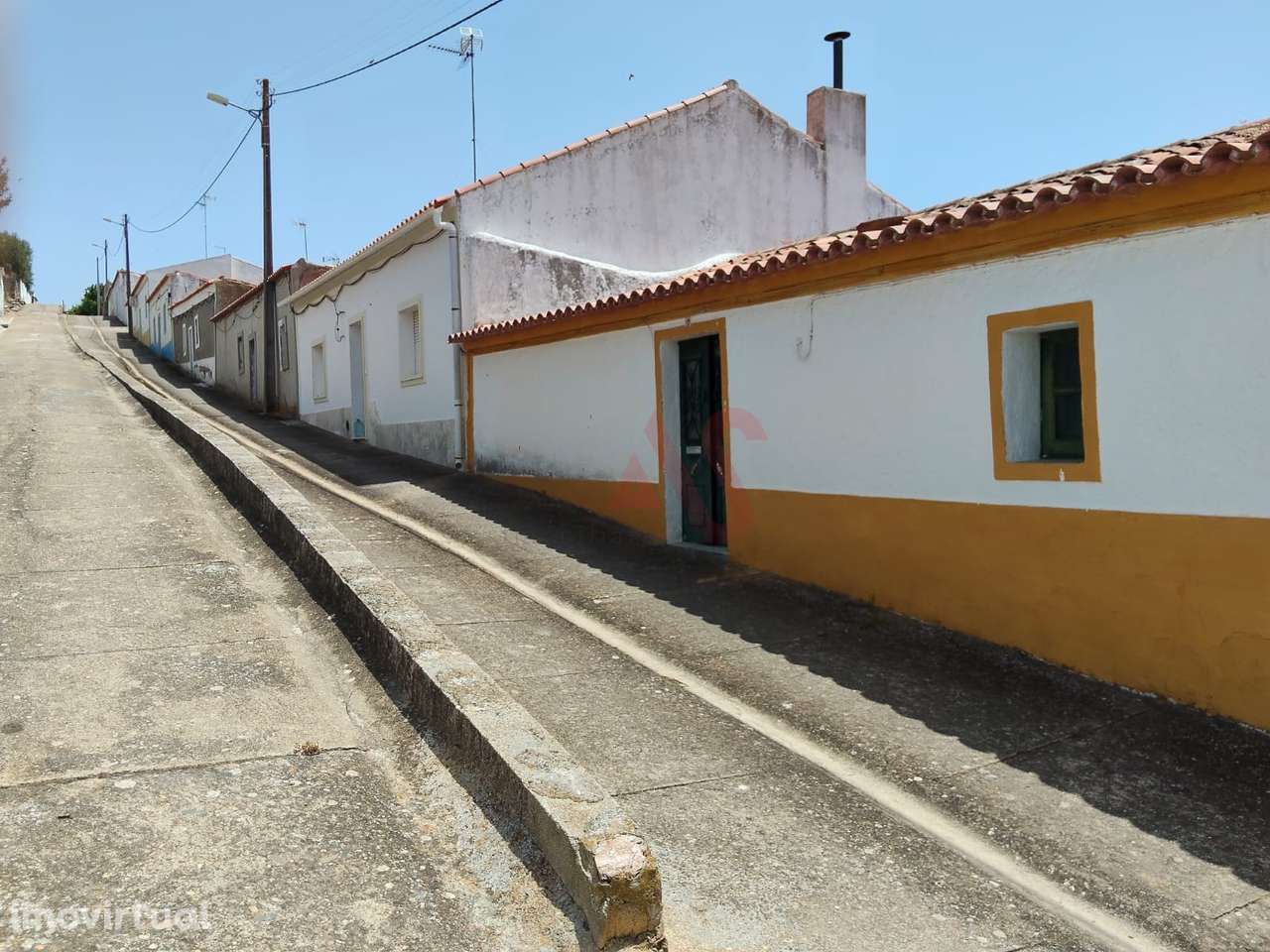 Moradia T3 Térrea para Restaurar em Santo Aleixo da Restauração – Mour - Grande imagem: 2/18