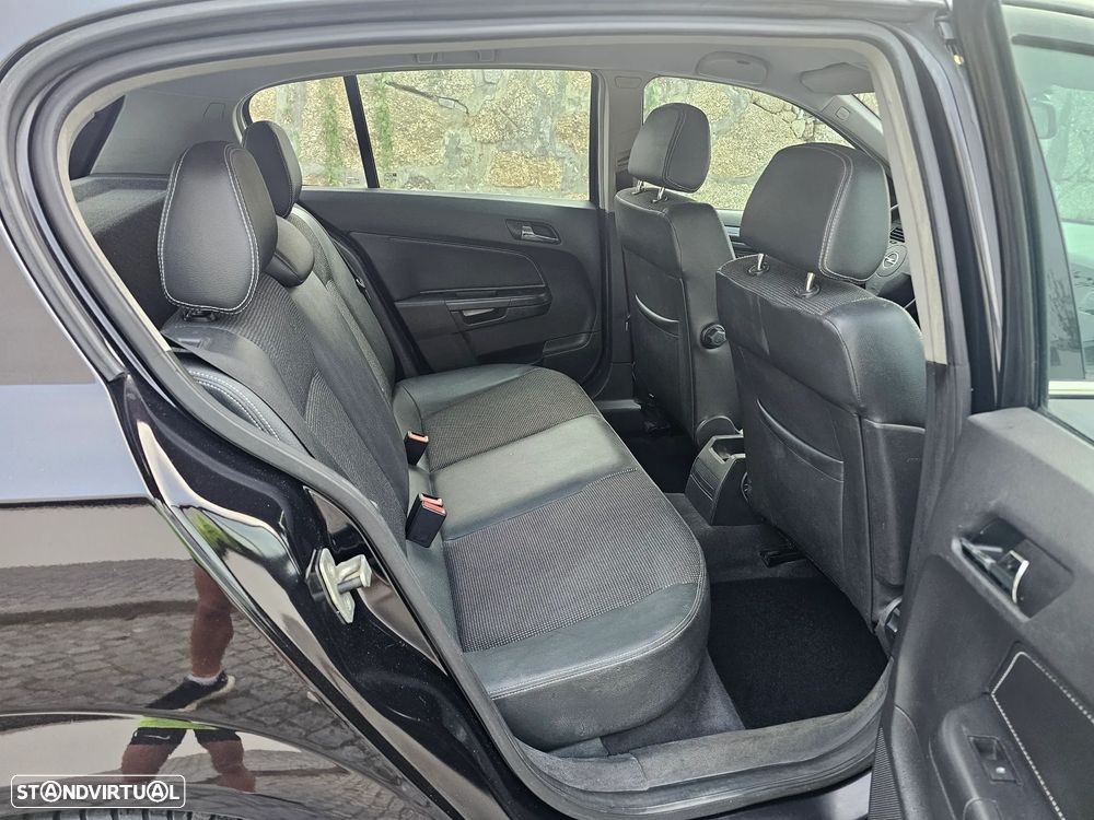 Opel Astra 1.7 CDTi Cosmo M6 - 24