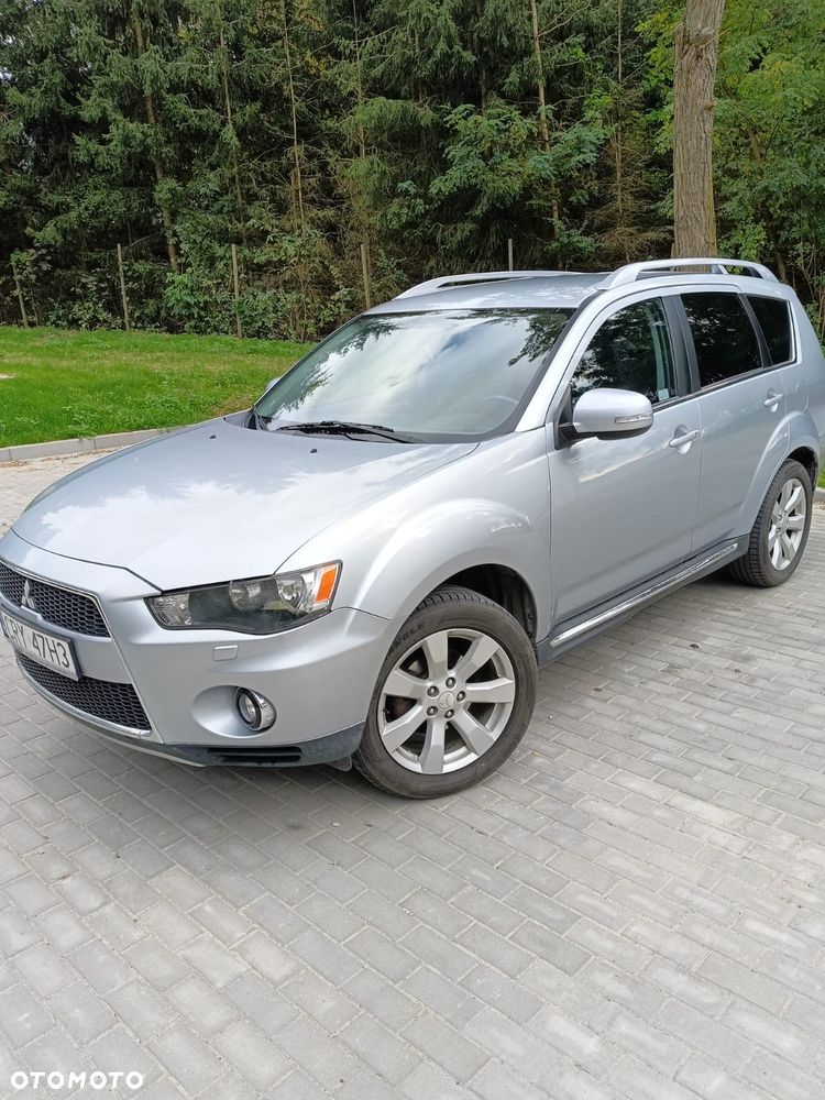 Mitsubishi Outlander - 1