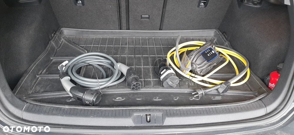 Volkswagen Golf e-Golf - 19