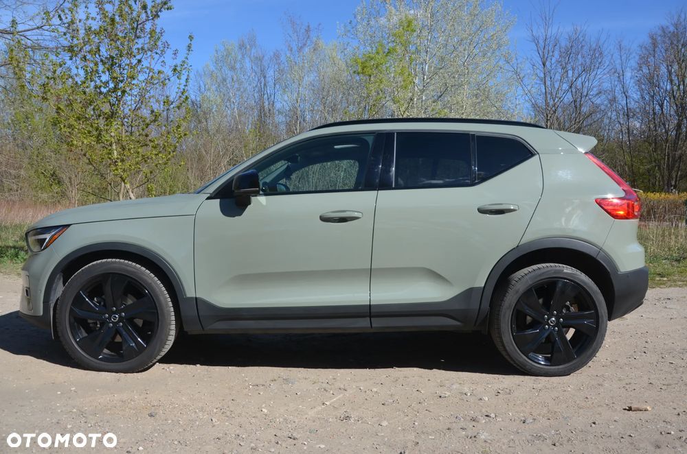 Volvo XC 40 B5 B AWD Ultimate Dark - 4