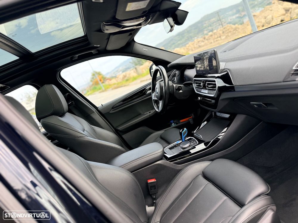 BMW iX3 M Sport Impressive - 10