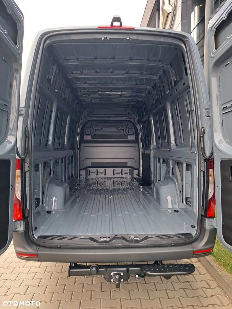 Mercedes-Benz Sprinter 317 CDI Furgon PRO długi 4325 mm L3H2 - 14