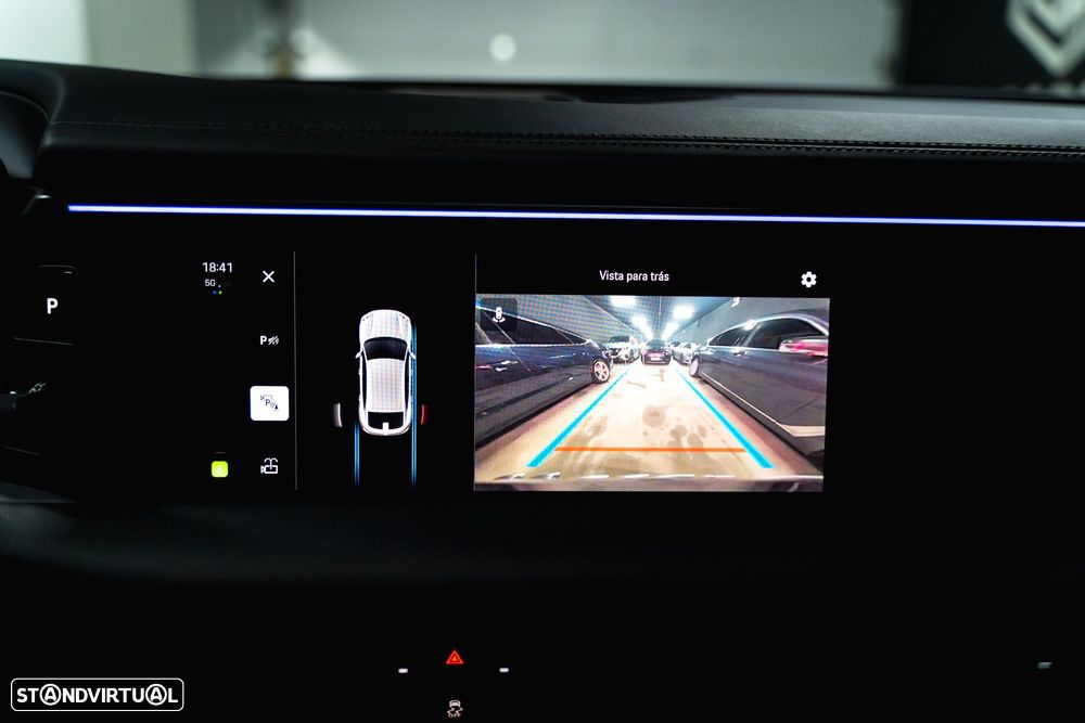 Porsche Macan Electric 4 - 15