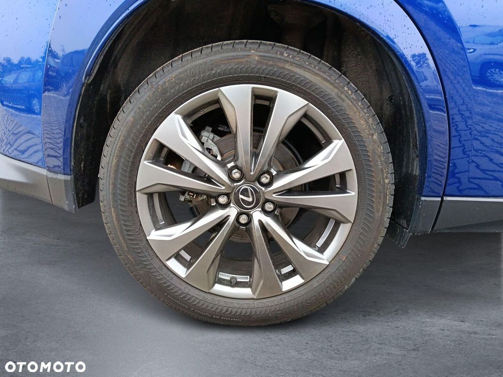 Lexus UX - 18