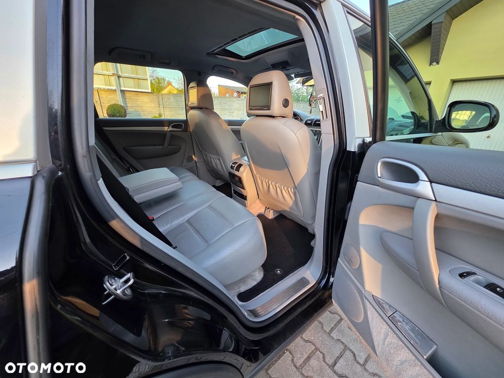 Porsche Cayenne - 6
