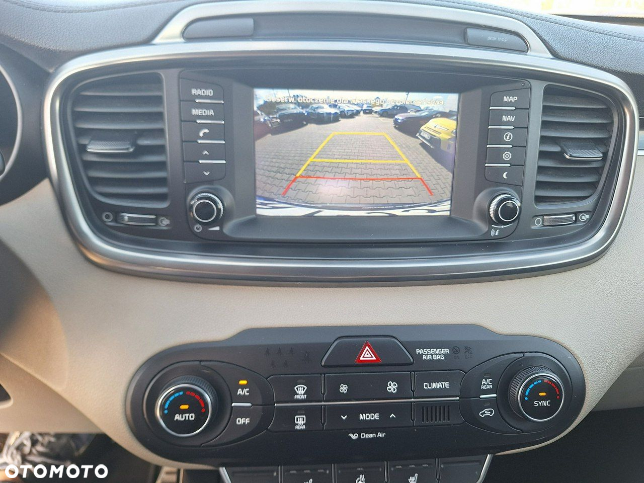 Kia Sorento - 24