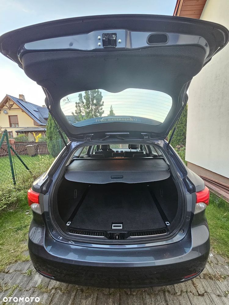 Toyota Avensis 2.0 D-4D Active - 12