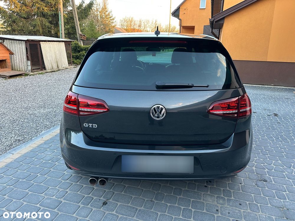 Volkswagen Golf - 5